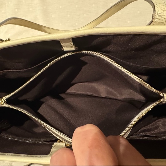 Coach Beige/White Signature Coated Canvas and Leather Drawstring Carryall Bag - Picture 8 of 16